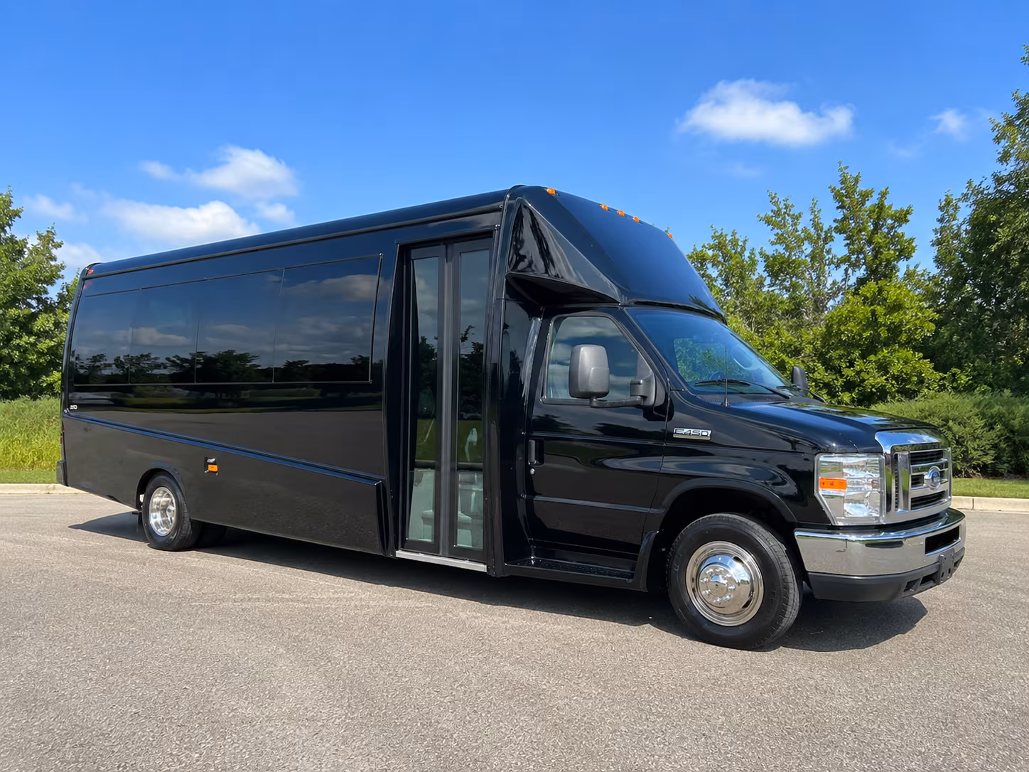 charter buses for large rocklin prom groups heading to sacramento venues
