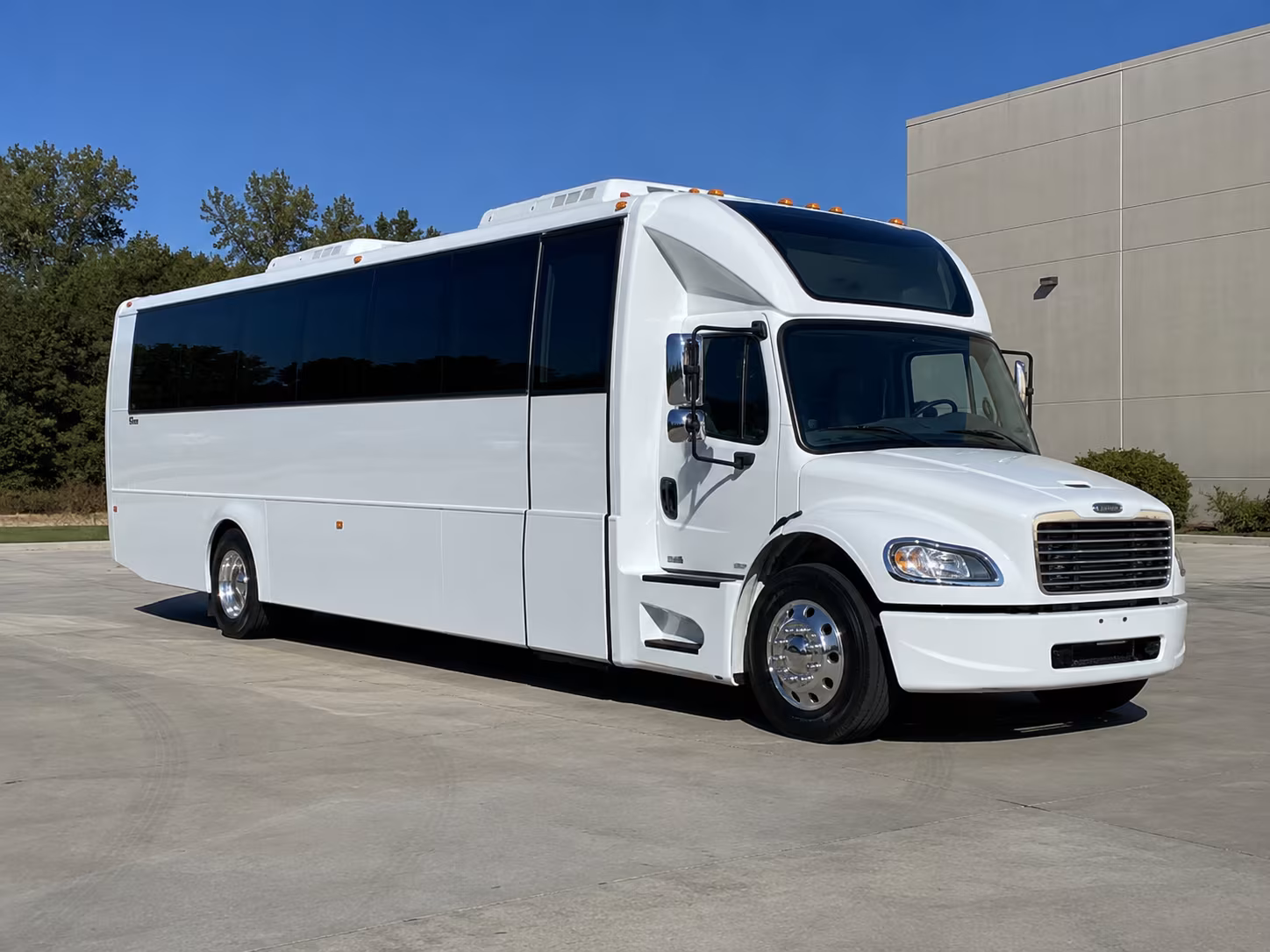 rocklin 28 passenger party bus